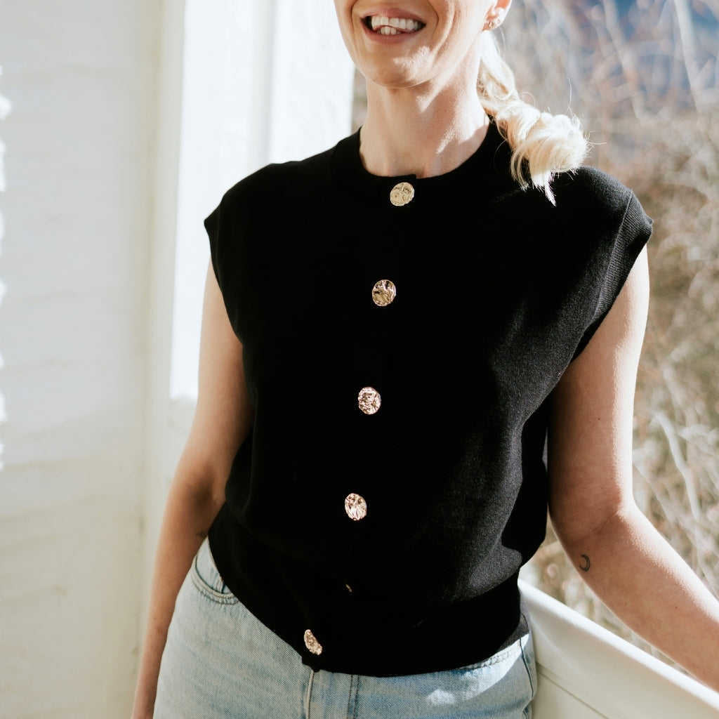 Camilla - Womens Sweater Vest || Black