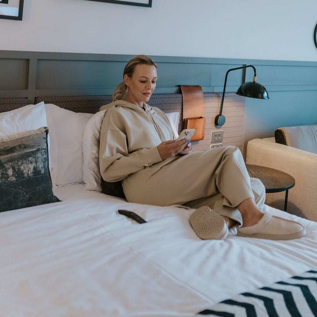 Posie - Women's Hoodie || Sand