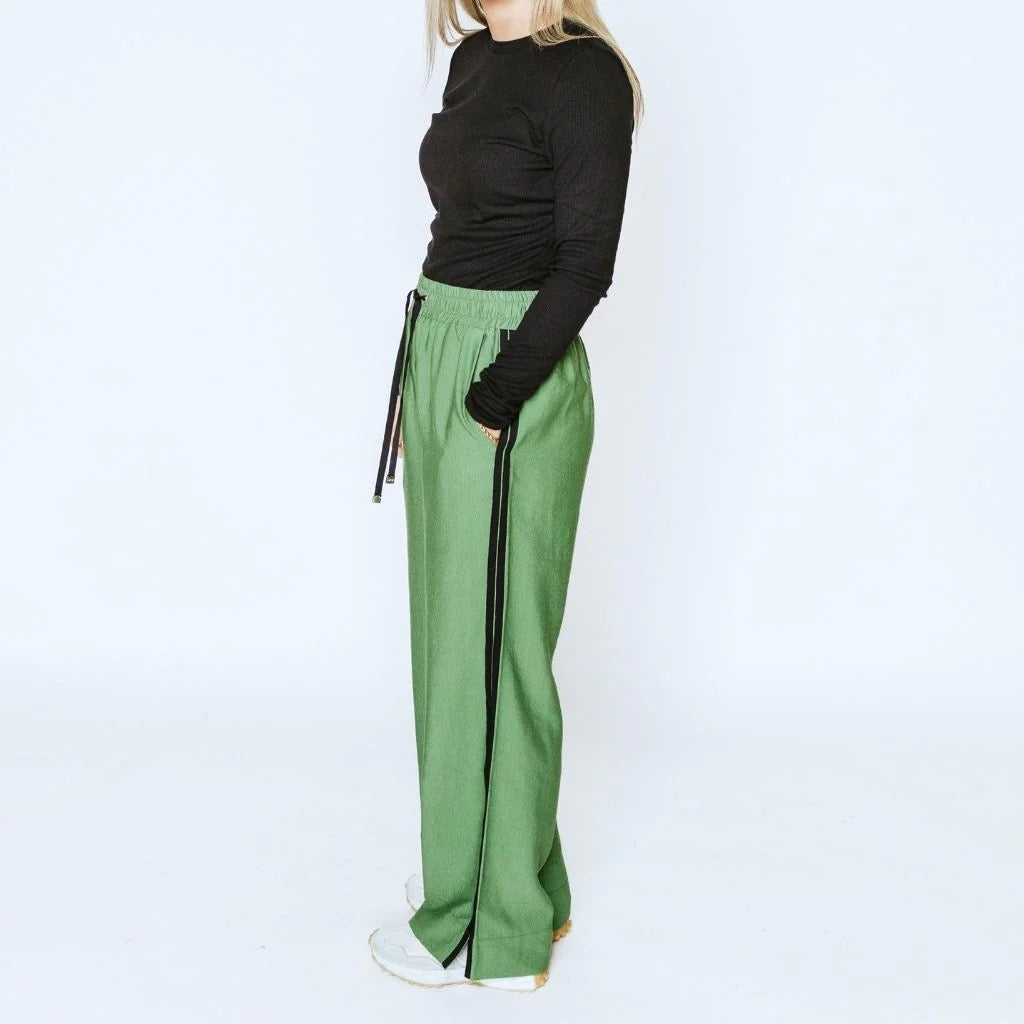 Indiana Women&#39;s Wide Leg Pant || Dill with Black