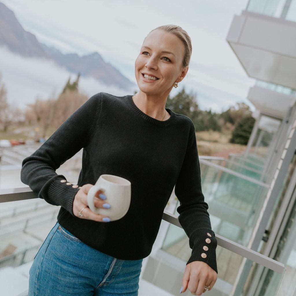 Anne - Women's Sweater || Black