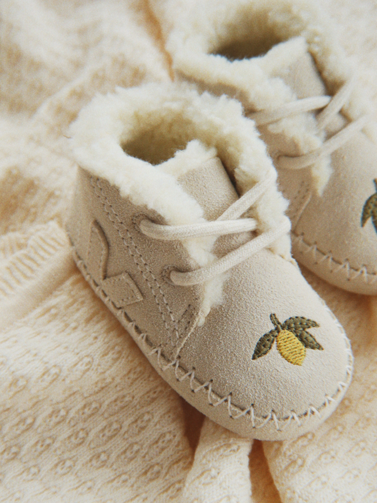 Baby VEJA x Konges Sløjd Suede Shoe || Pierre