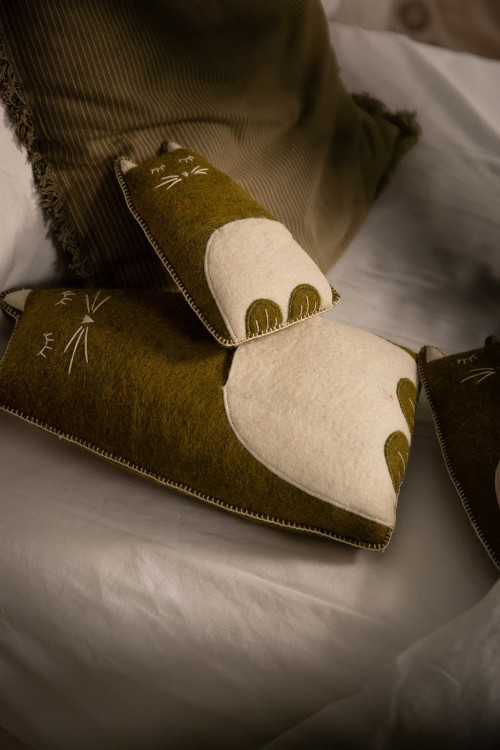 Kitty Pasu Cushion || Anise