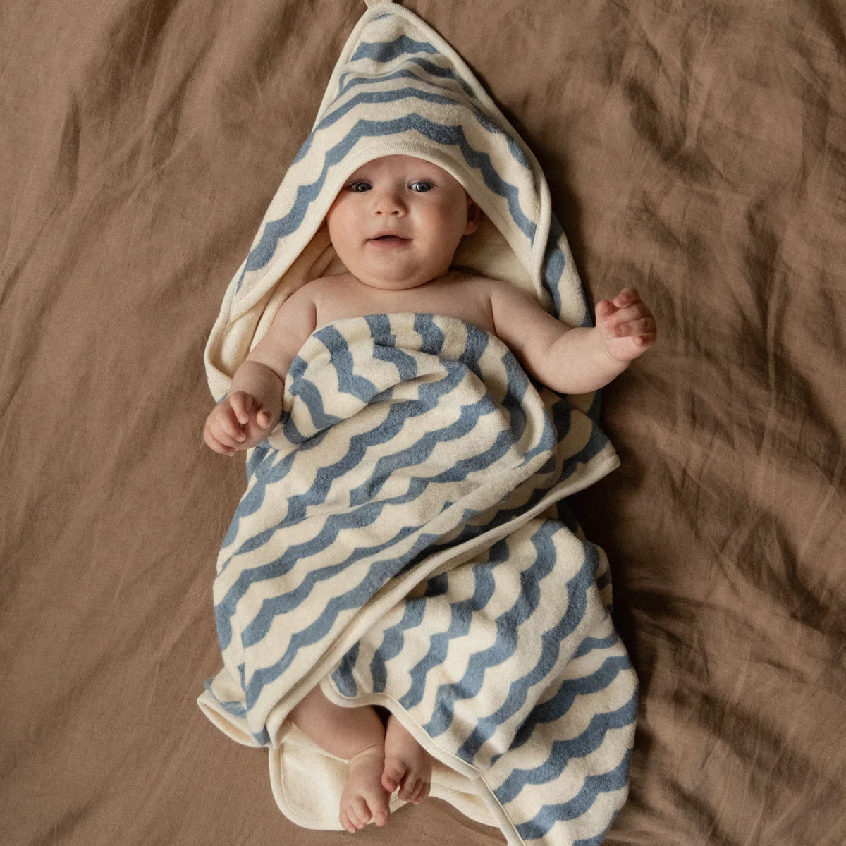 Hooded Towel || Waves Print