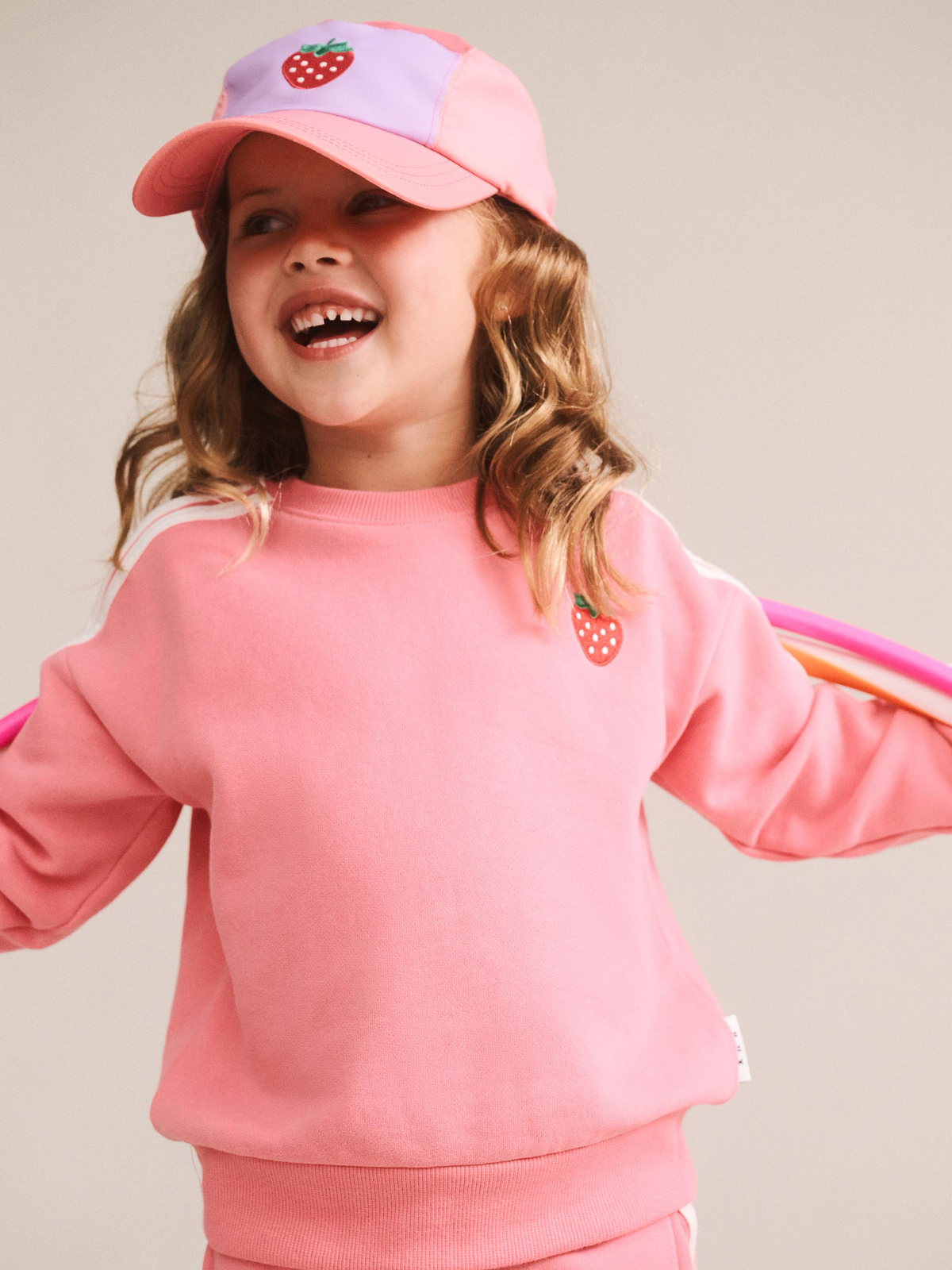 Strawberry Emb Sweatshirt || Flamingo