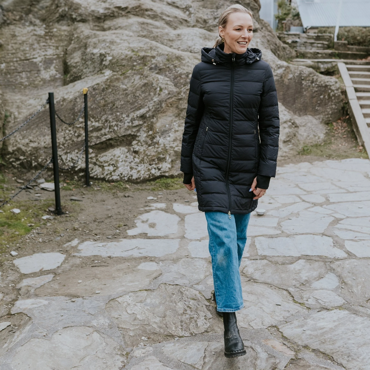 Sydney - Women's 90/10 Packable Down Coat || Black