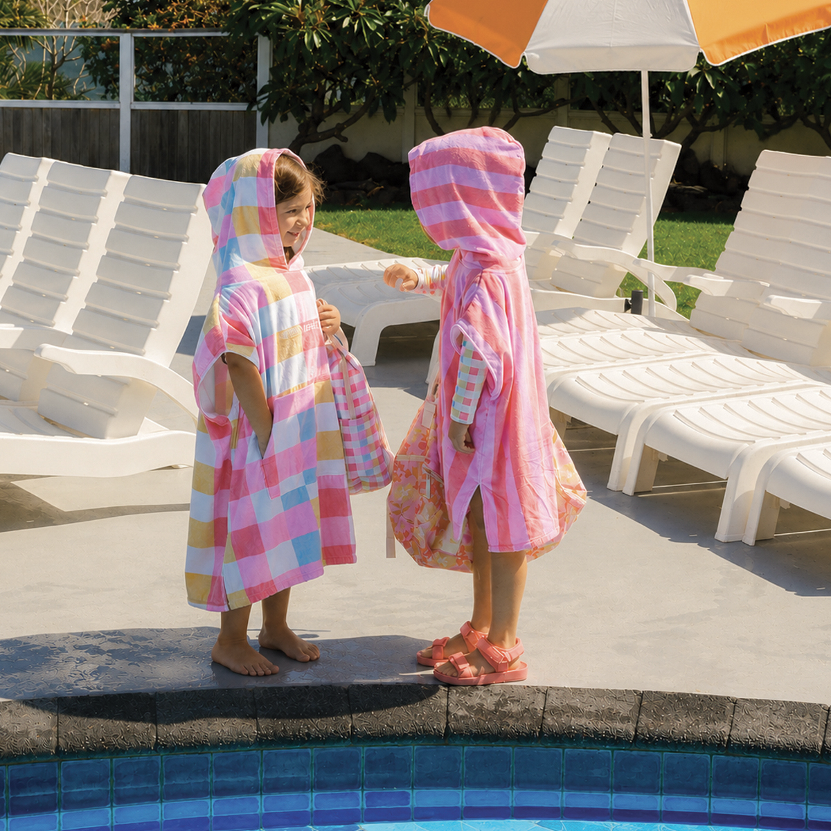 Hooded Towel || Pop Gingham