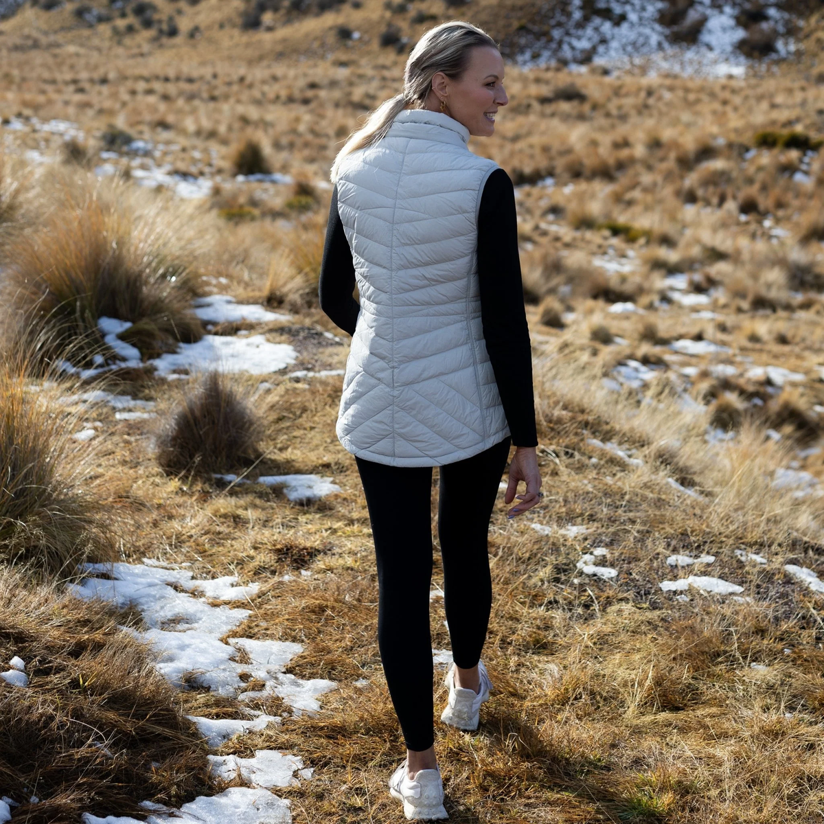 Mary Claire - Women's 90/10 Packable Down Vest || Silver