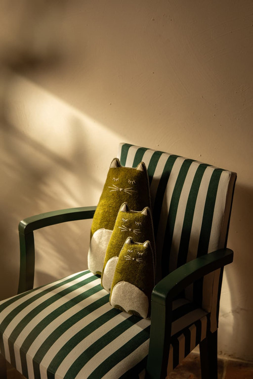 Kitty Pasu Cushion || Anise