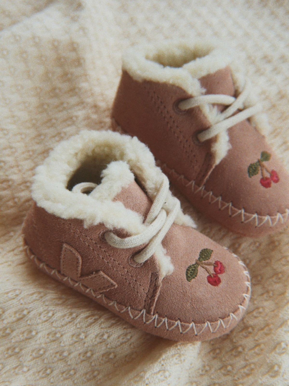 Baby VEJA x Konges Sløjd Suede Shoe || Blush