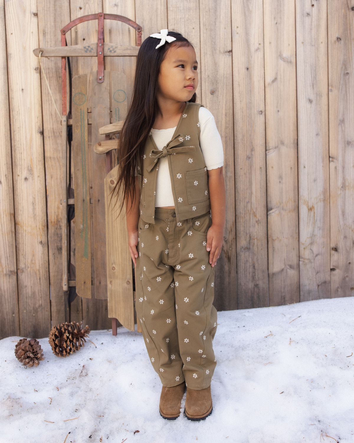 Barrel Pant || Embroidered Daisies