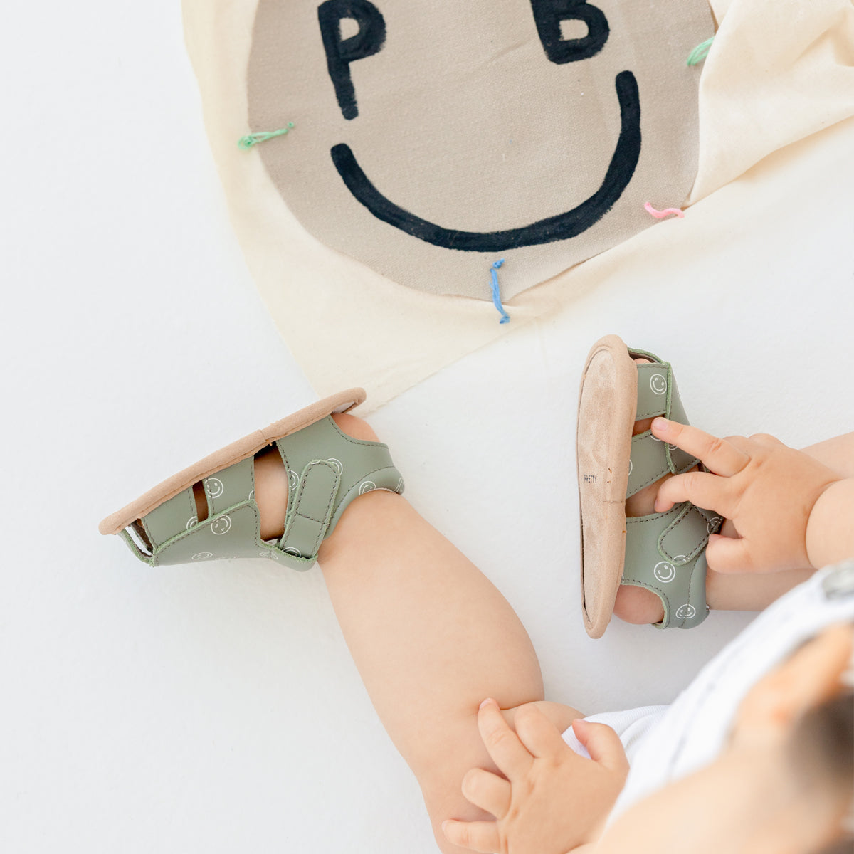 Milo Sandal || Khaki Smiley