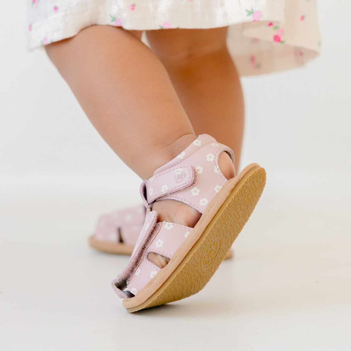 Milo Sandal || Mini Daisy