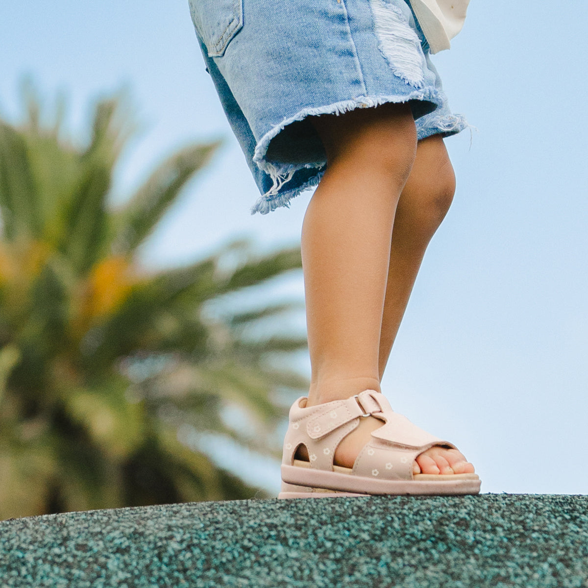 Bailey Sandal || Mini Daisy