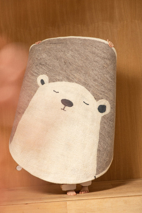 Grizzly Pasu Rug || Light Stone