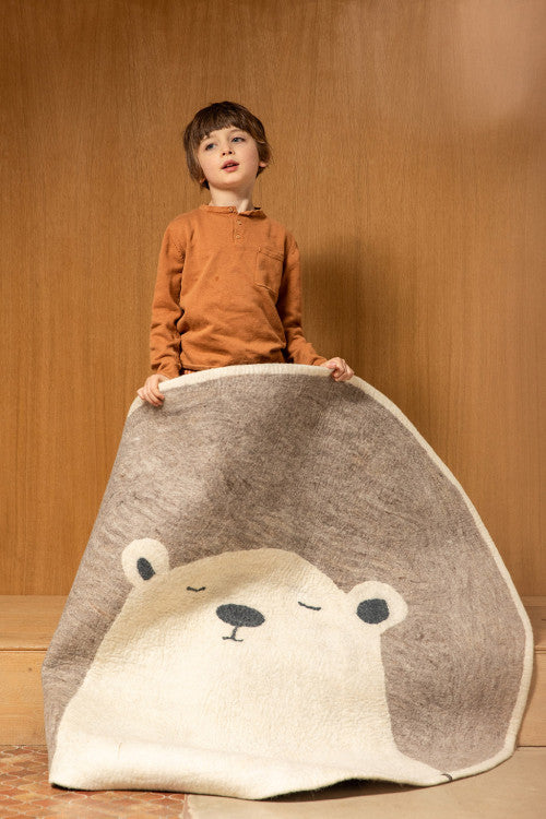 Grizzly Pasu Rug || Light Stone