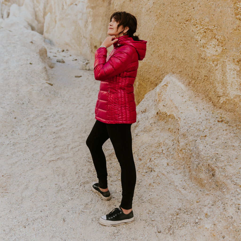 Lynn - Womens packable down jacket - Electric Magenta