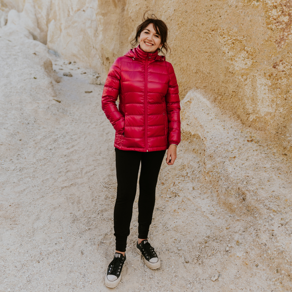 Lynn - Womens packable down jacket - Electric Magenta