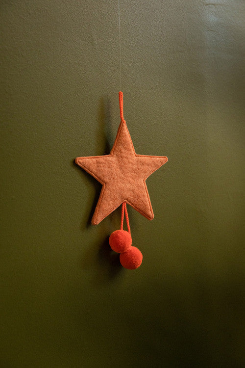 Star With Pompoms- 16 cm